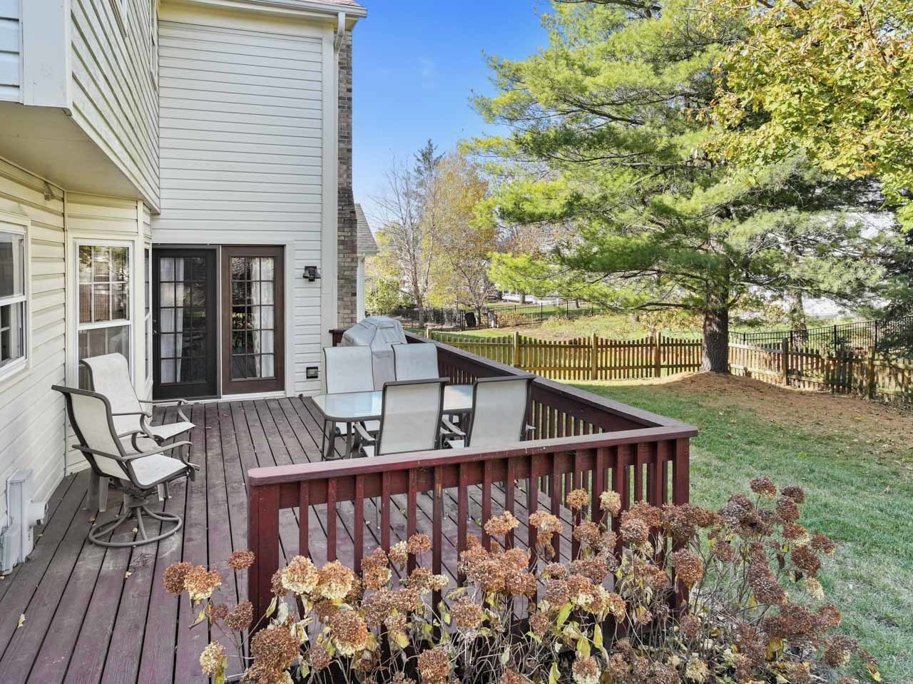 27W154 Chartwell Drive