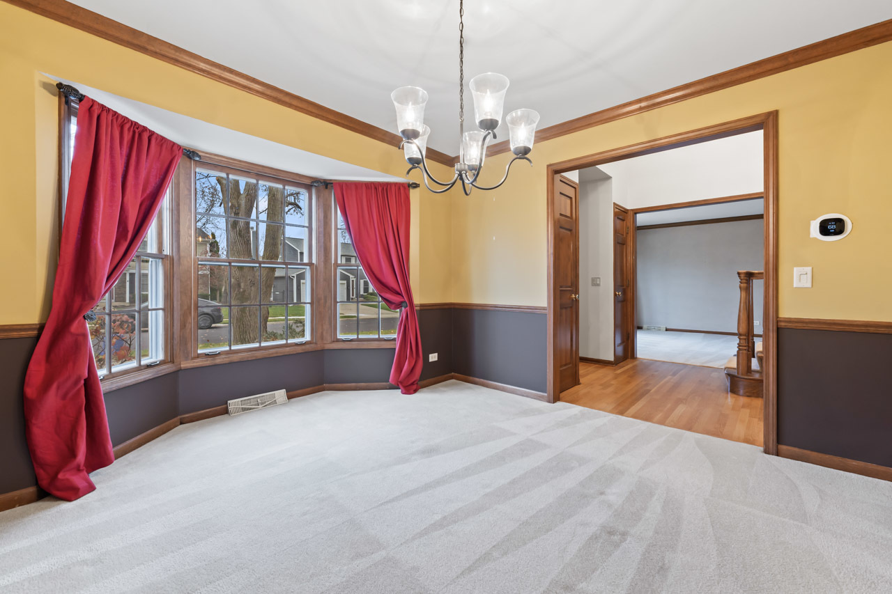 27W154 Chartwell Drive