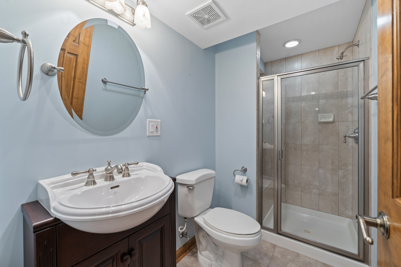 27W154 Chartwell Drive