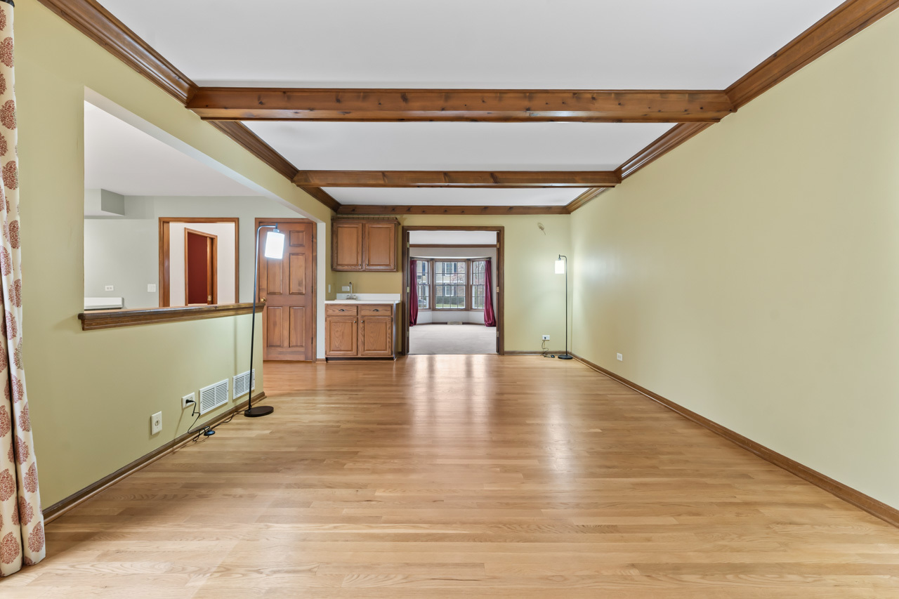 27W154 Chartwell Drive