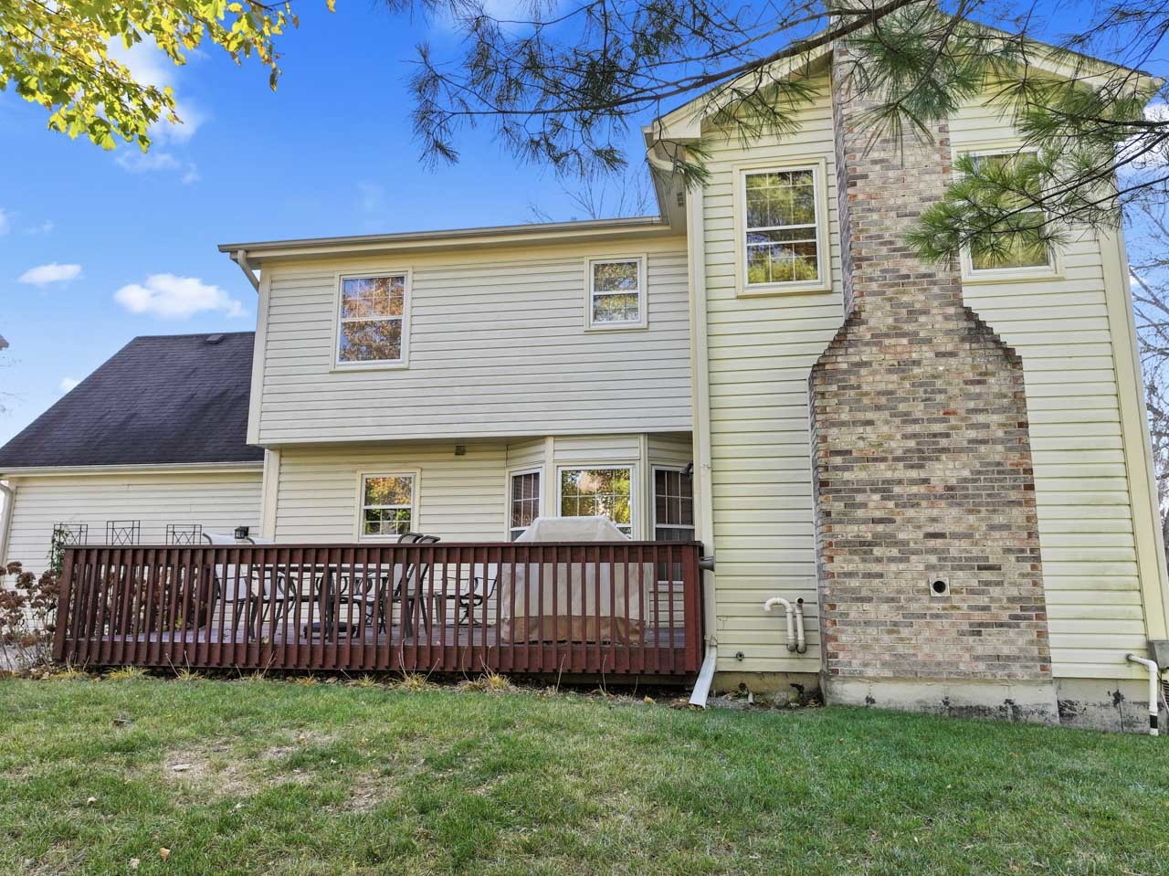 27W154 Chartwell Drive