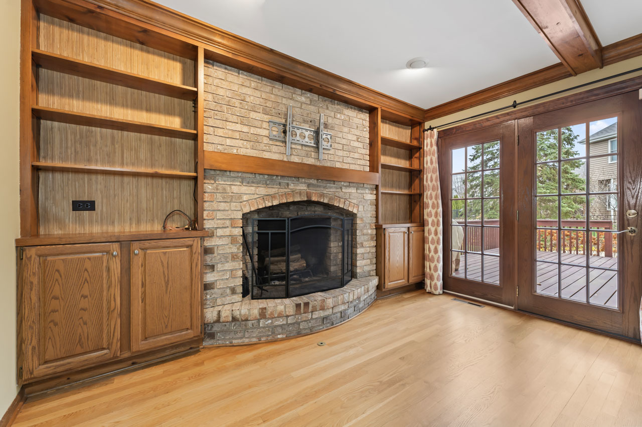 27W154 Chartwell Drive