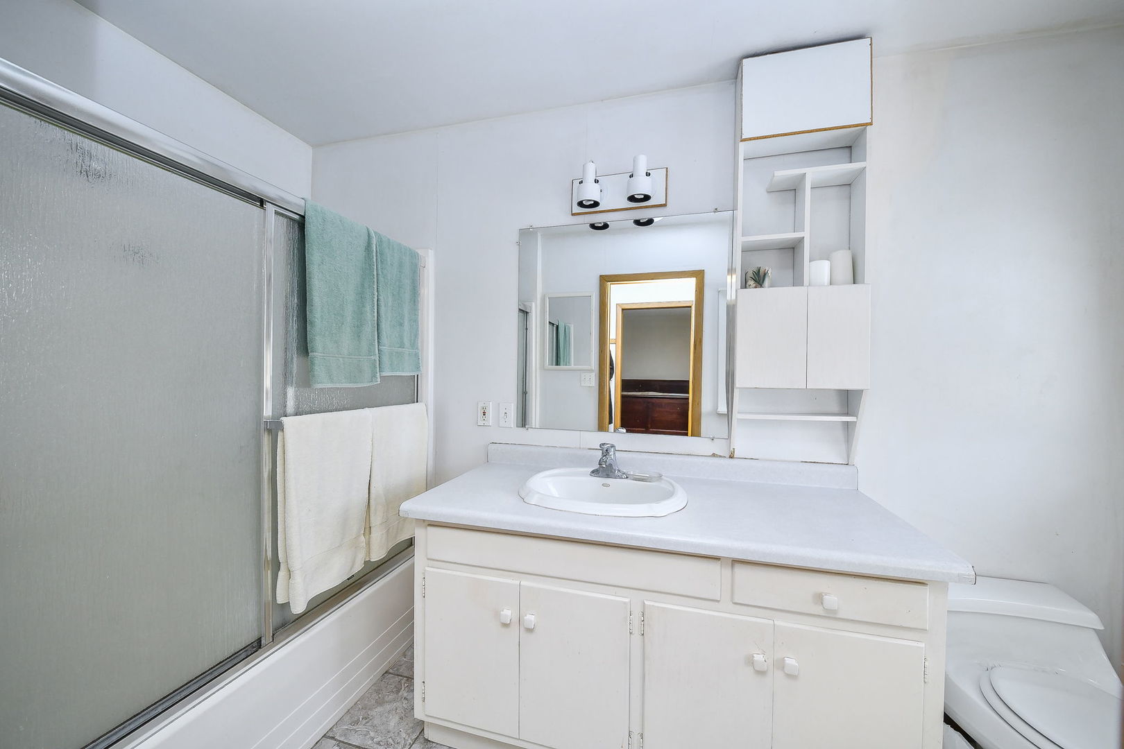 22W417 Tamarack Drive