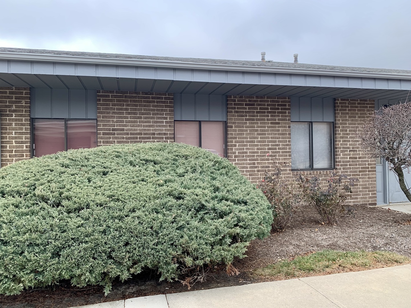 27W281 Geneva Road Unit: D-J