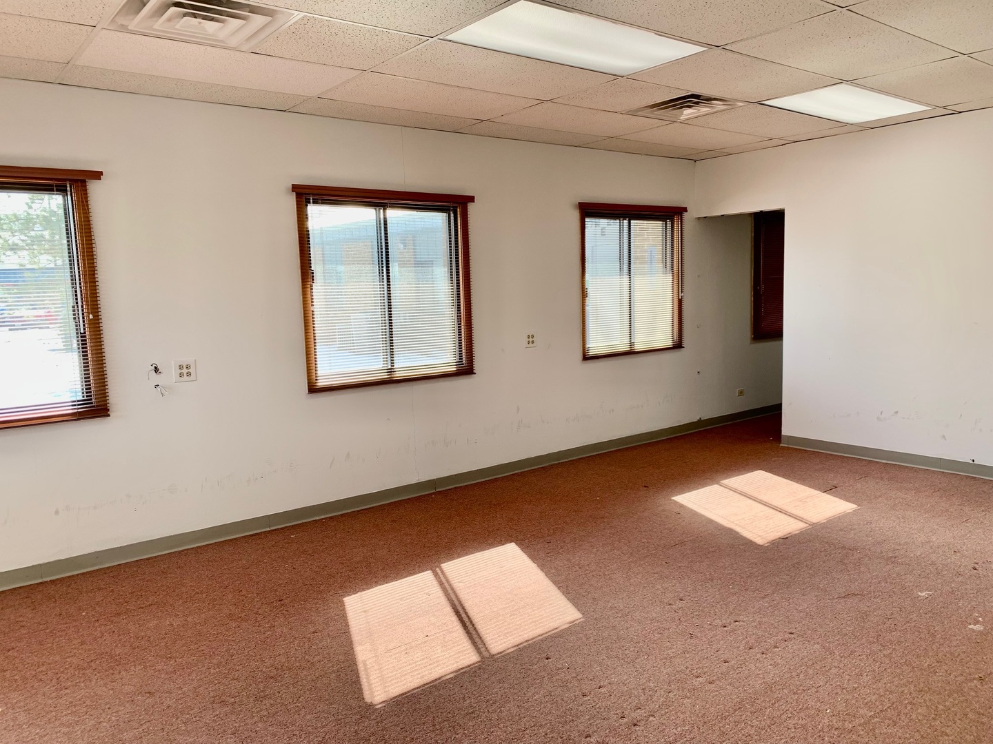 27W281 Geneva Road Unit: D-J