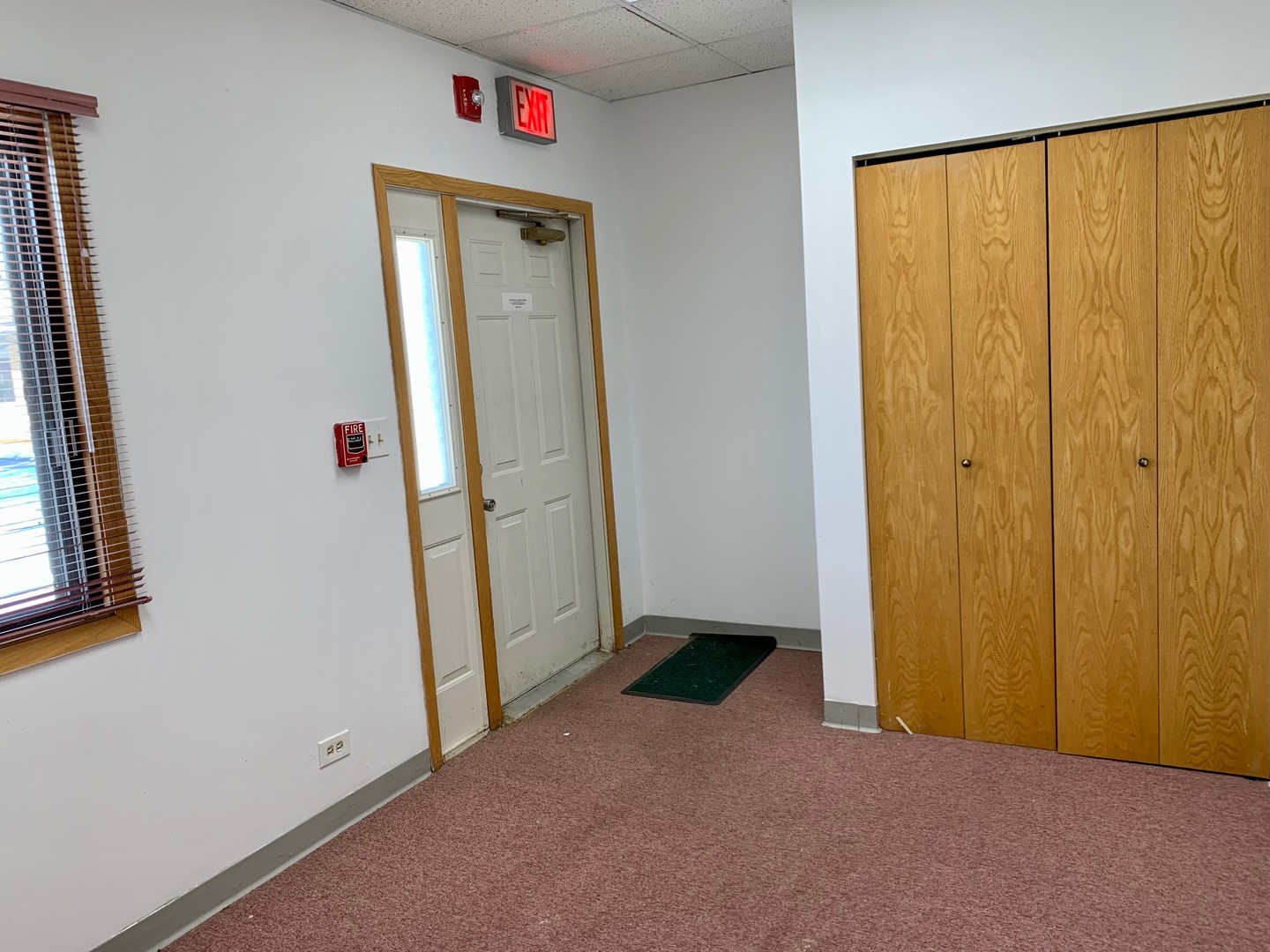 27W281 Geneva Road Unit: D-J