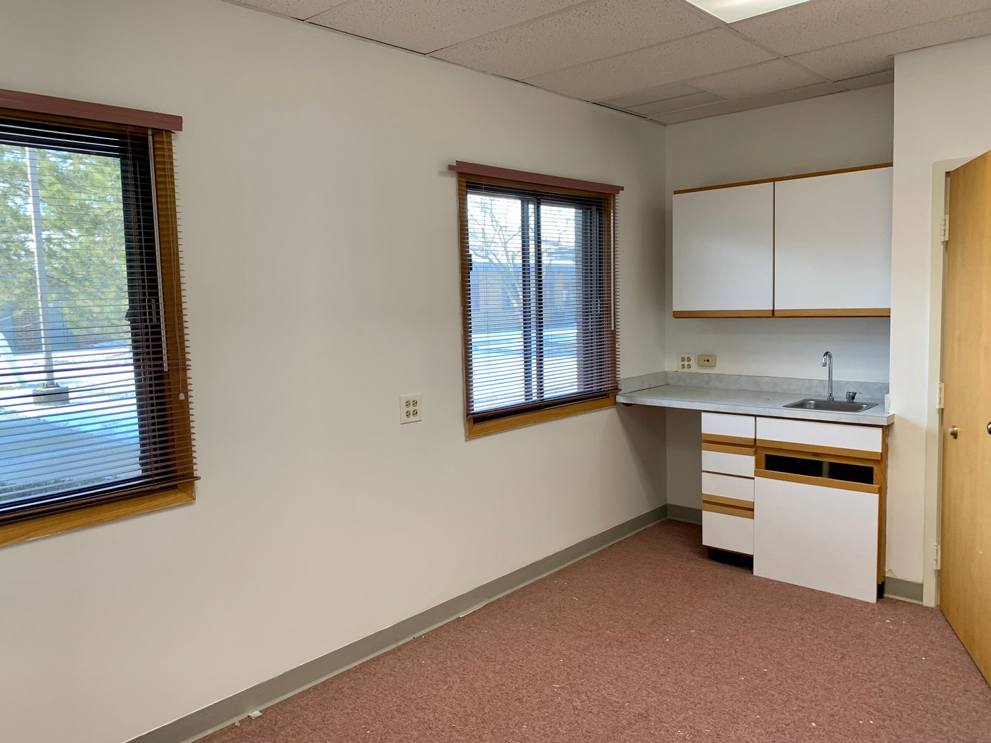 27W281 Geneva Road Unit: D-J