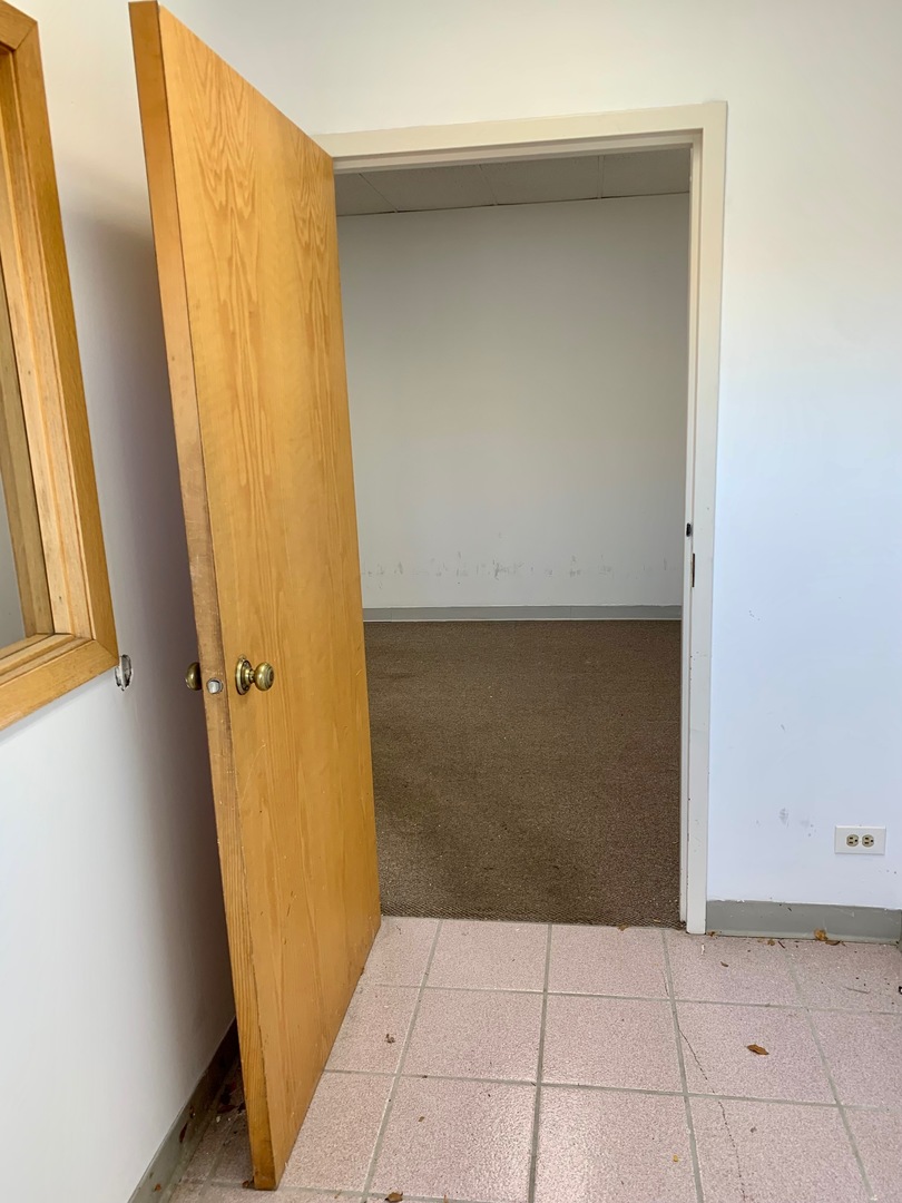 27W281 Geneva Road Unit: D-J