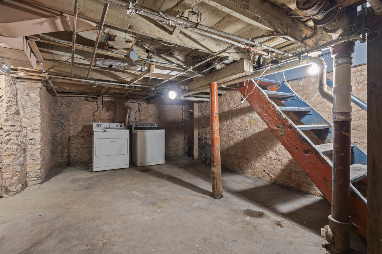 418 W Illinois Avenue