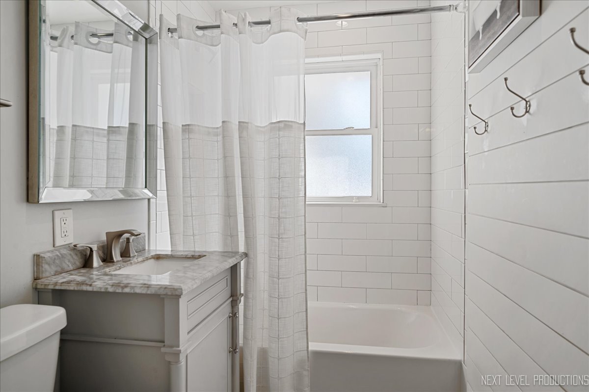 517 S Ardmore Avenue