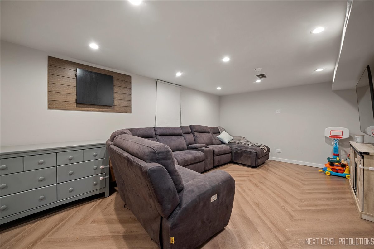 517 S Ardmore Avenue