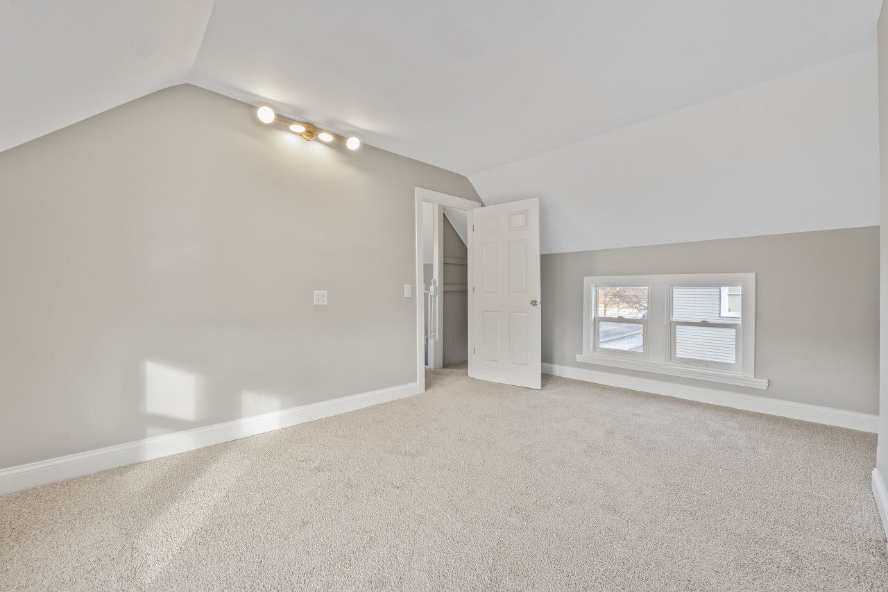 418 W Illinois Avenue