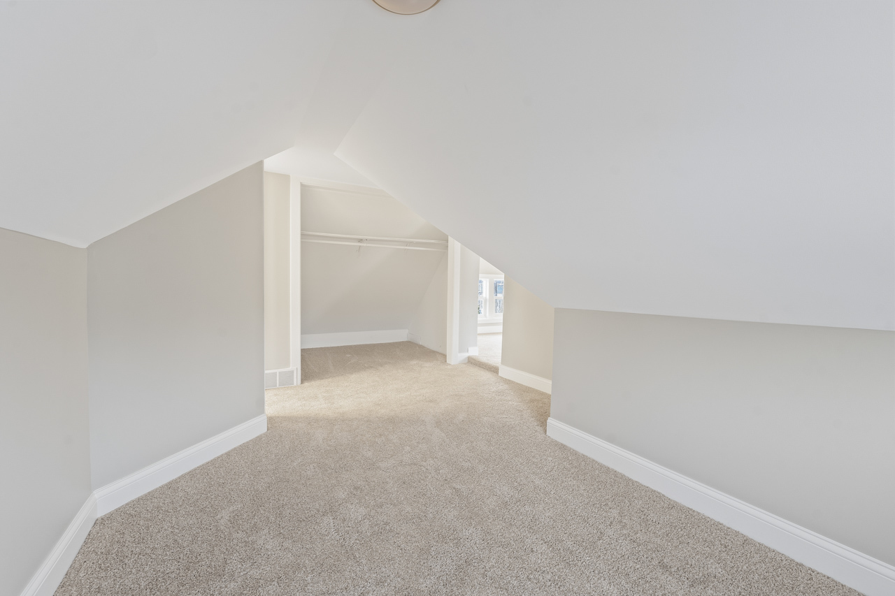 418 W Illinois Avenue