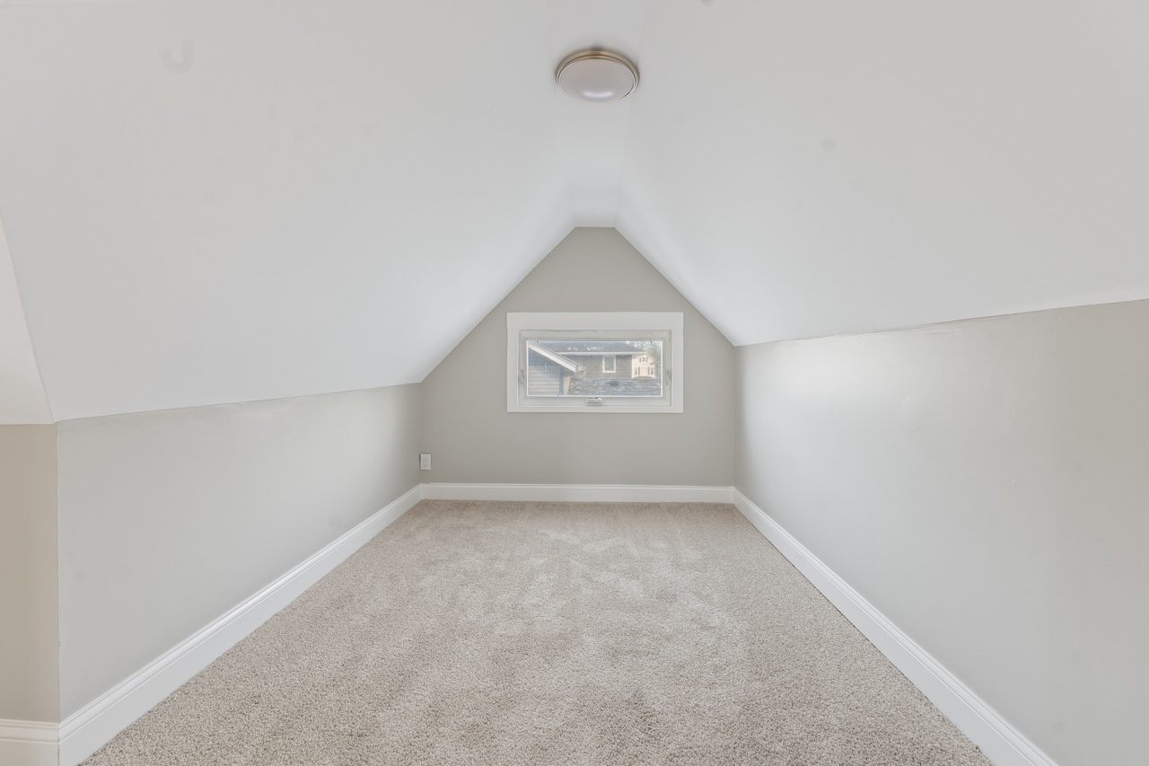 418 W Illinois Avenue