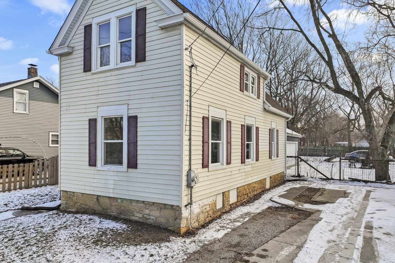 418 W Illinois Avenue