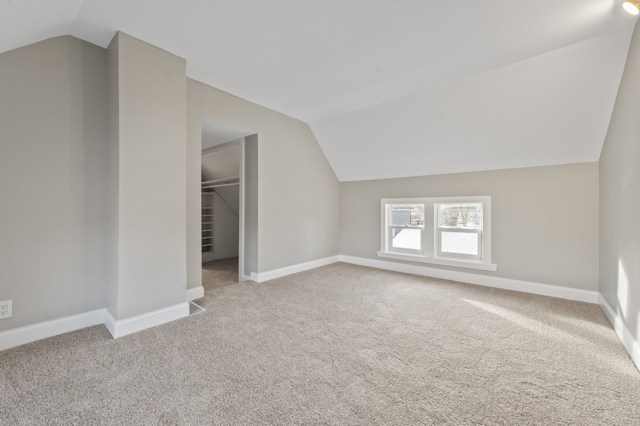 418 W Illinois Avenue