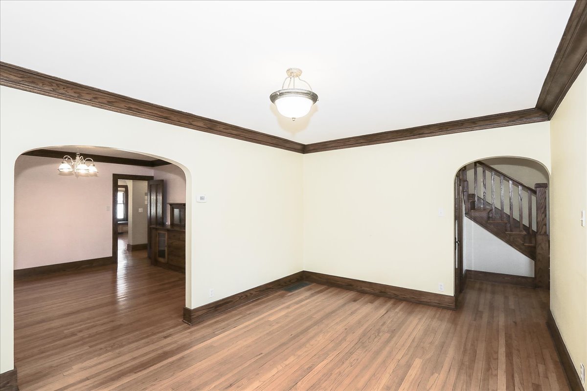 354 Hawthorne Boulevard