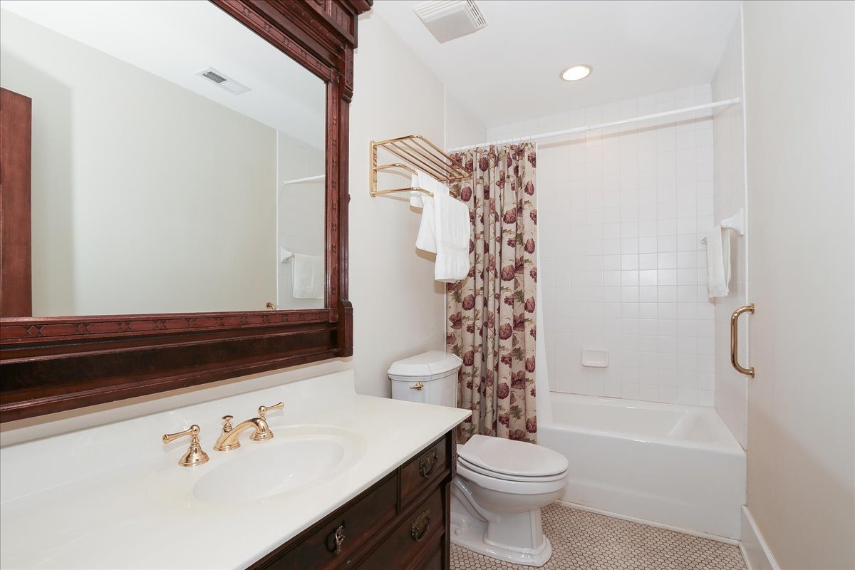 354 Hawthorne Boulevard