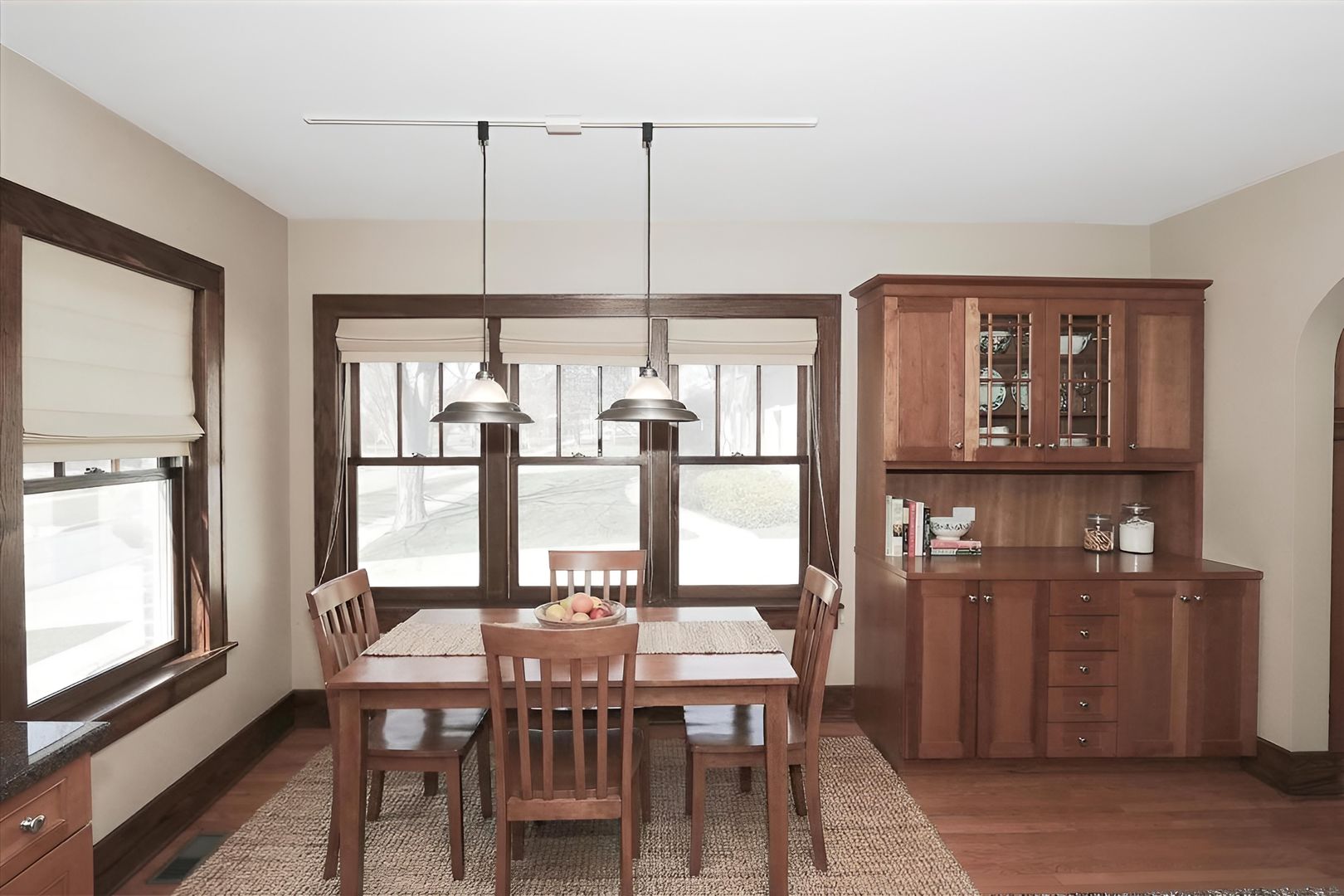 354 Hawthorne Boulevard