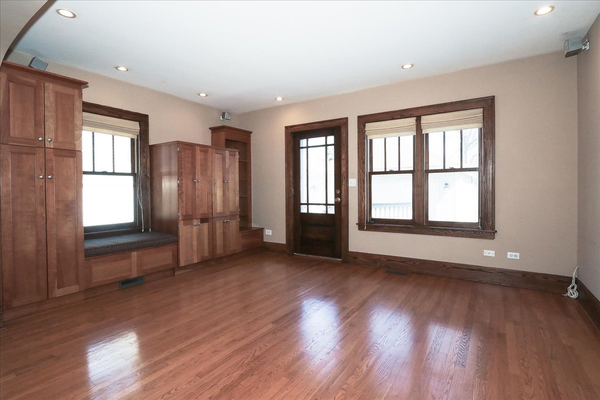 354 Hawthorne Boulevard