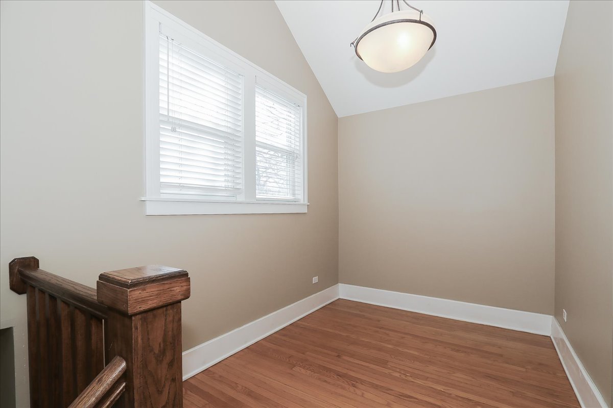 354 Hawthorne Boulevard