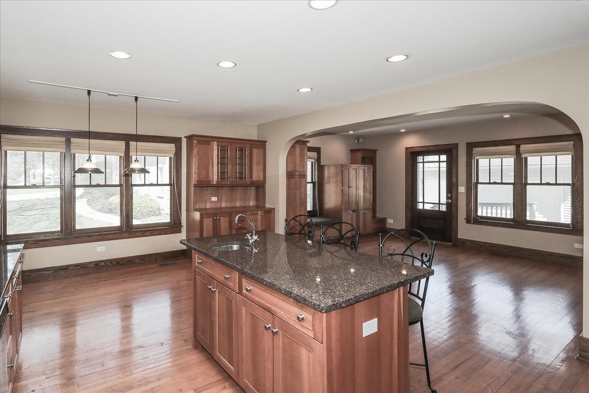 354 Hawthorne Boulevard