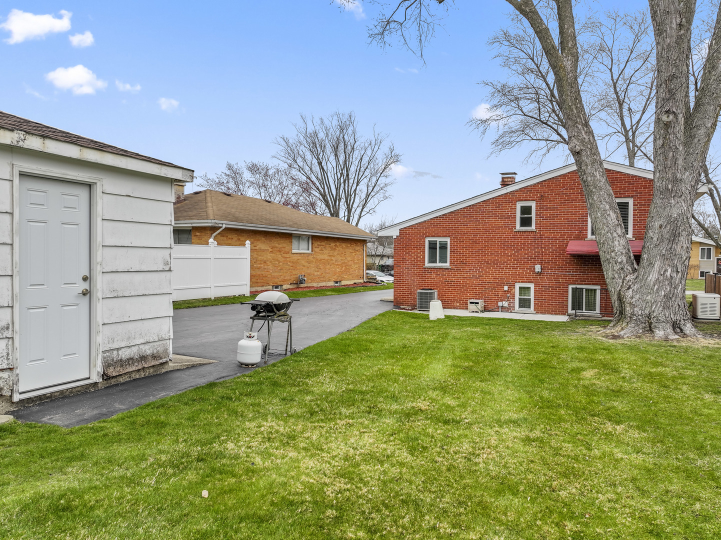 216 N Lombard Avenue