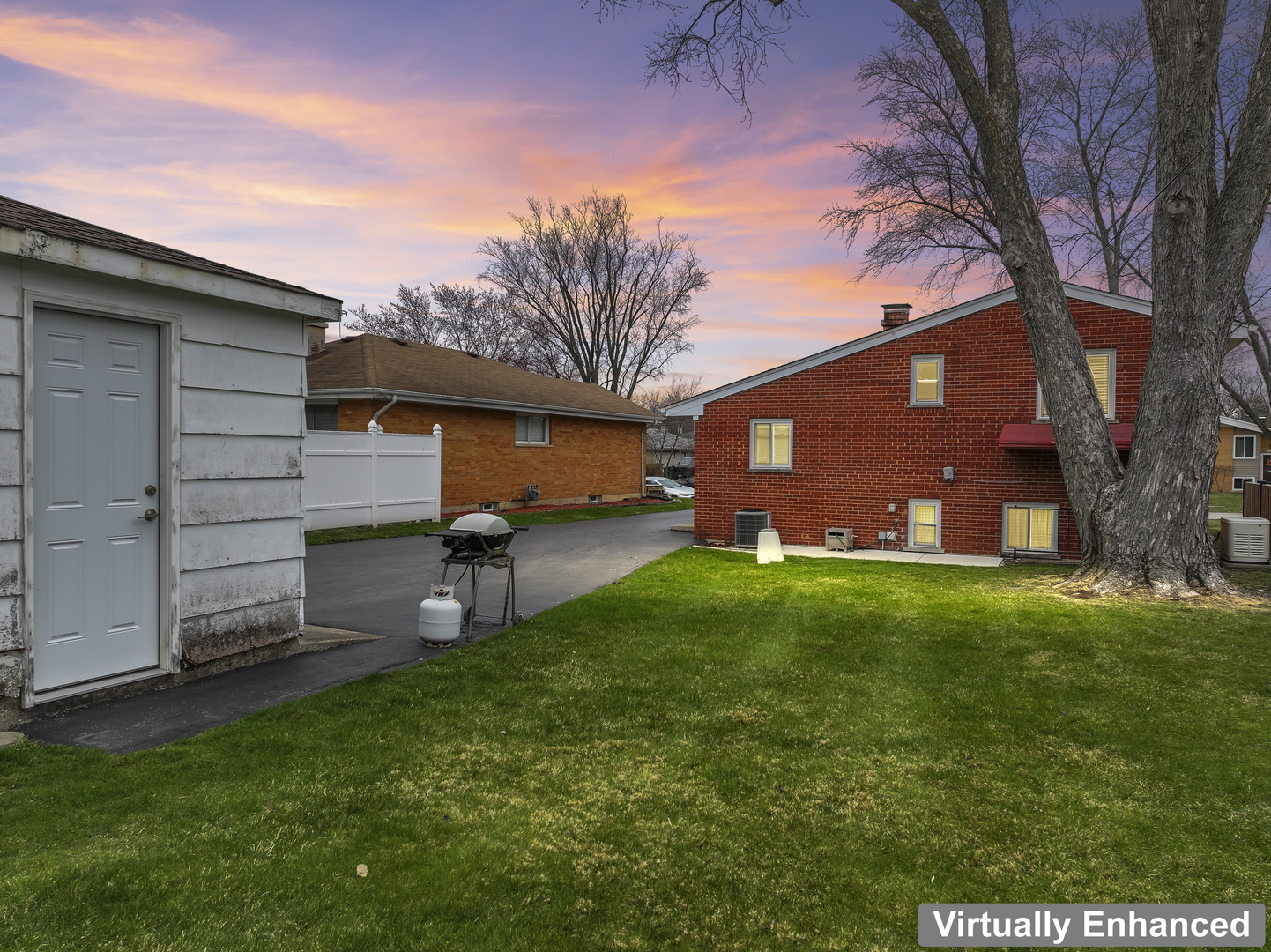 216 N Lombard Avenue