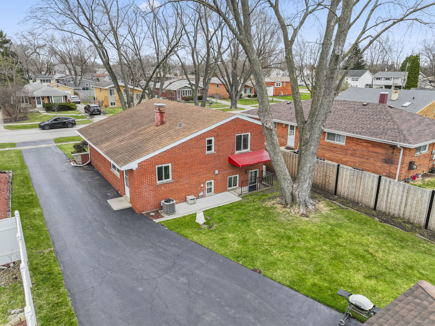 216 N Lombard Avenue