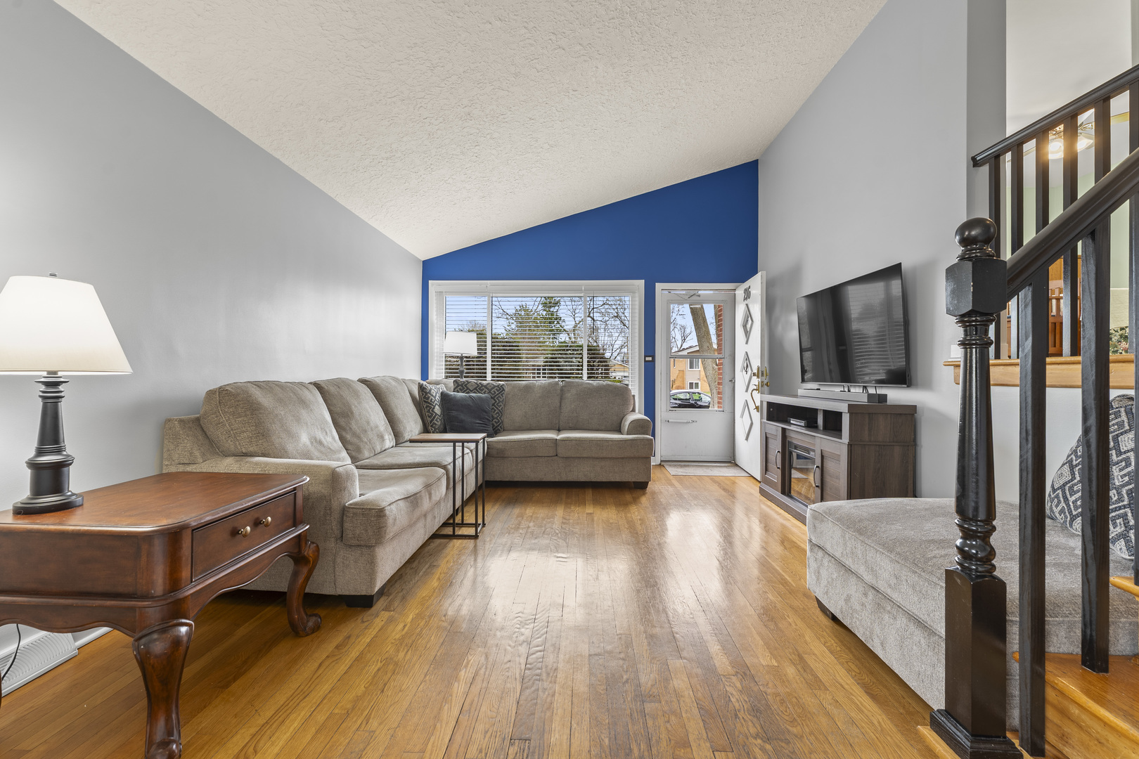 216 N Lombard Avenue