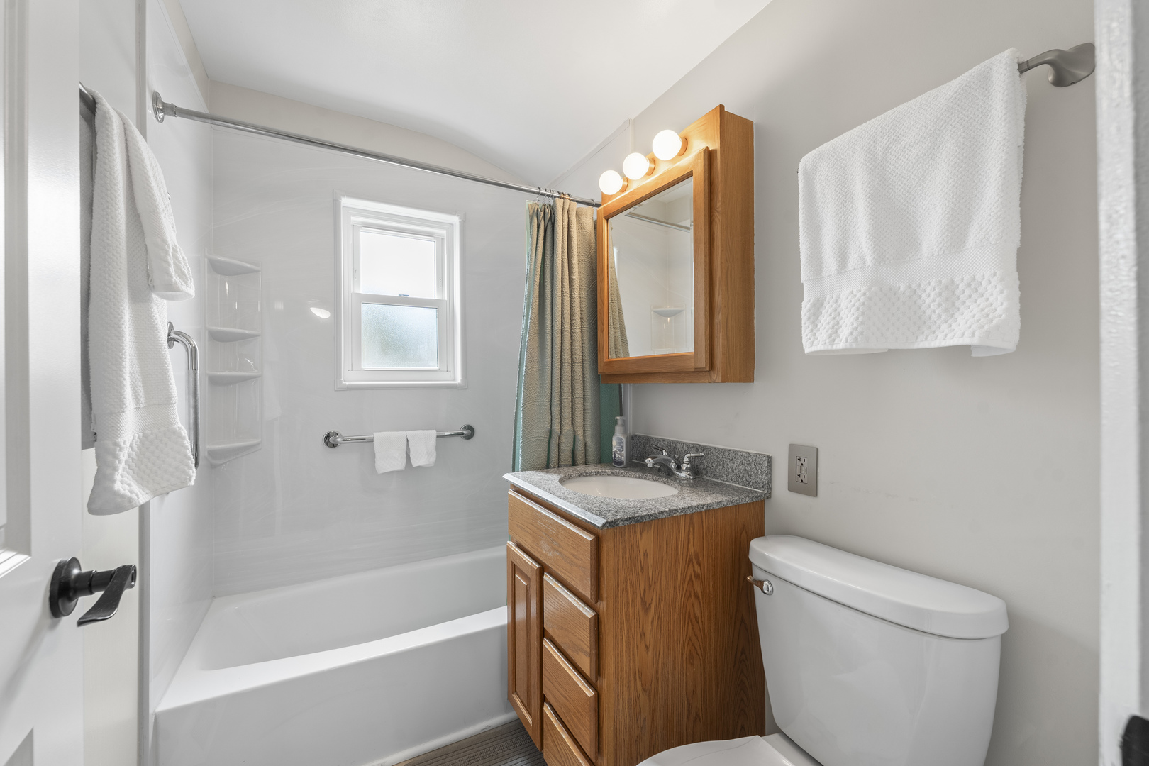 216 N Lombard Avenue