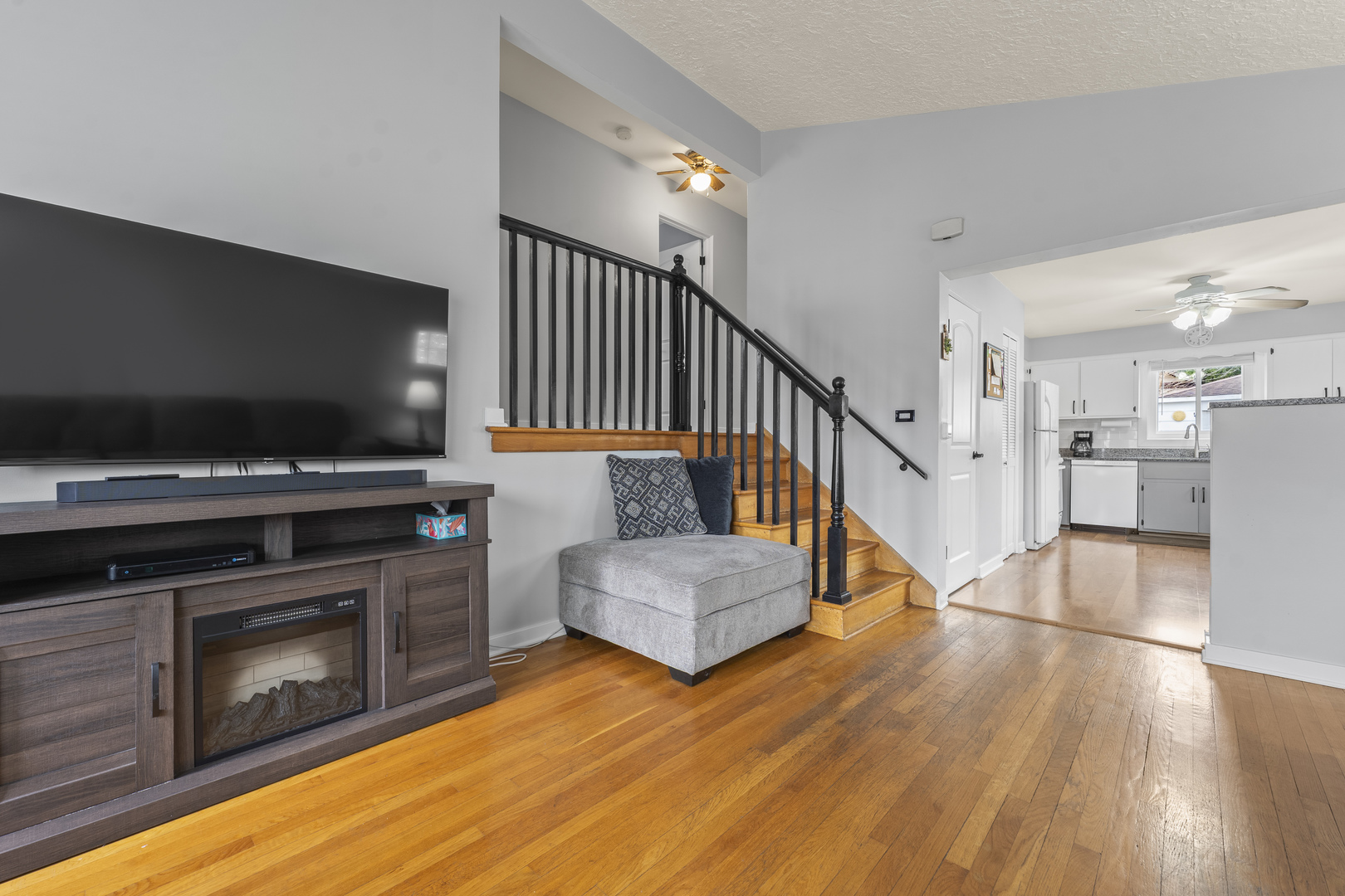 216 N Lombard Avenue