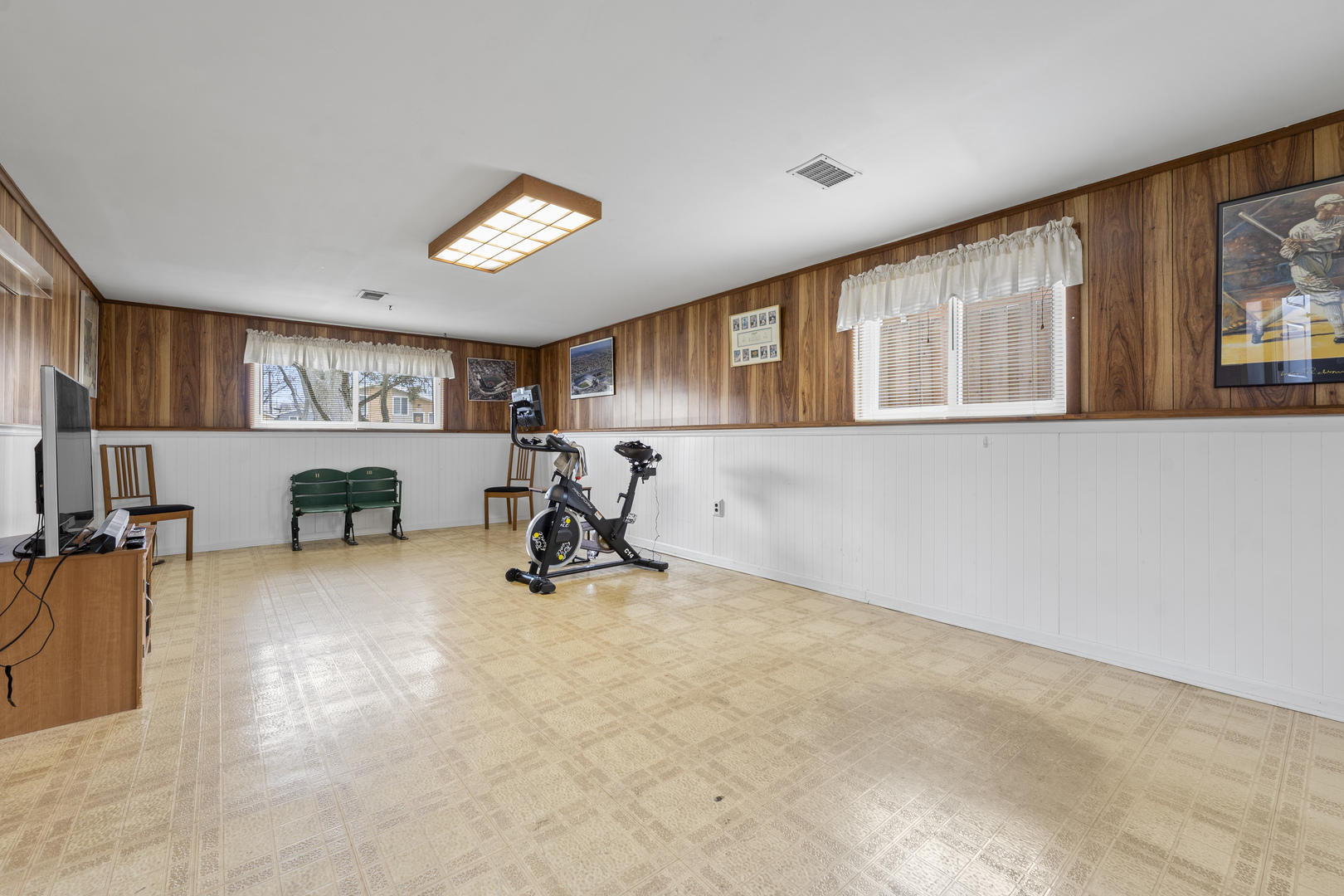 216 N Lombard Avenue