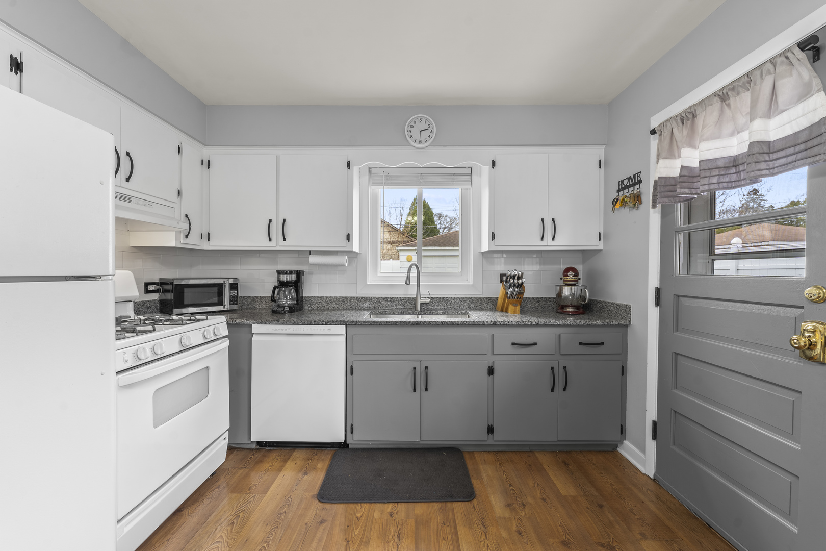 216 N Lombard Avenue