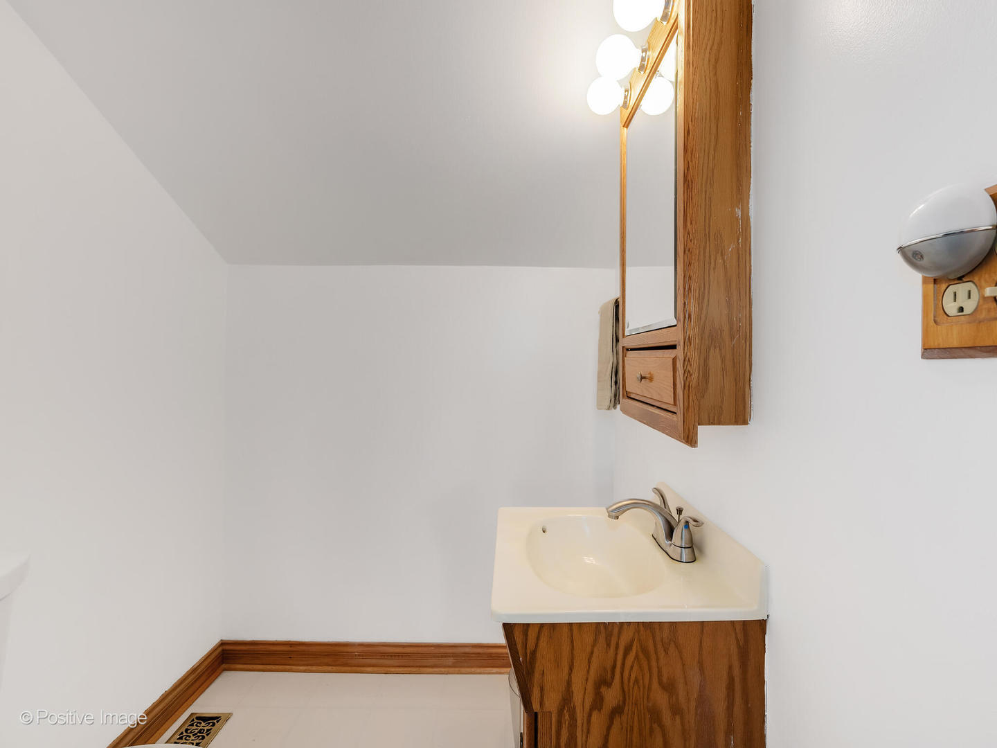 1406 E Elm Street