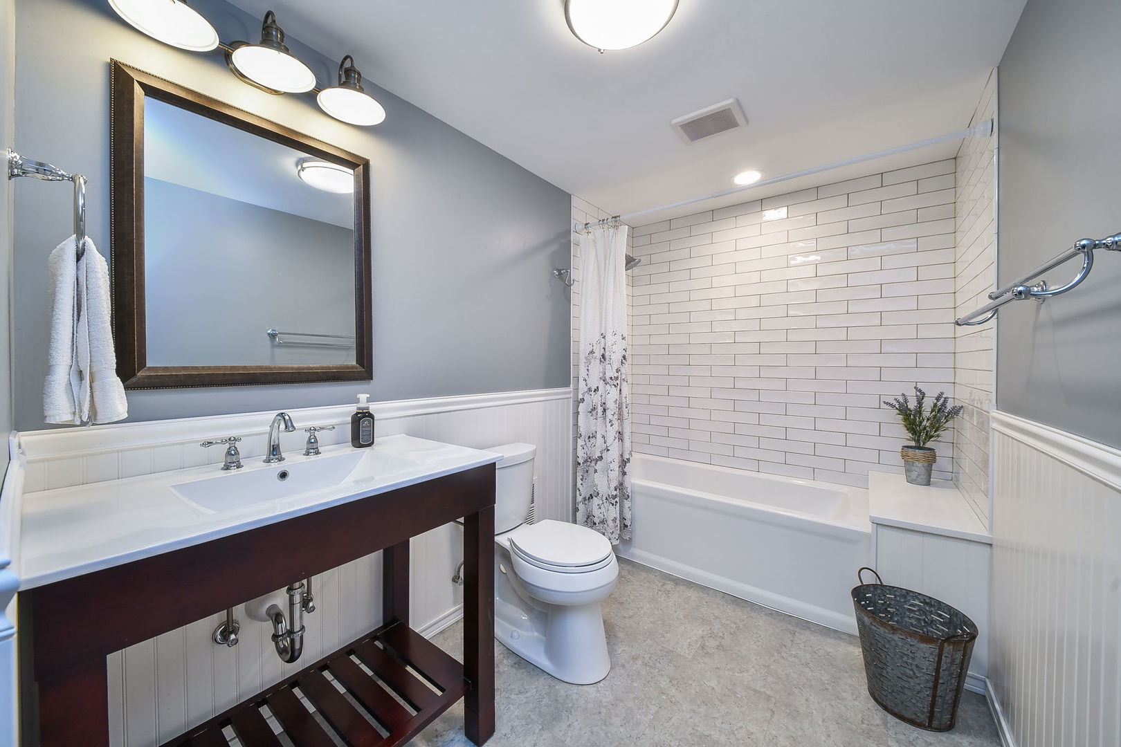 28W521 Warrenville Road