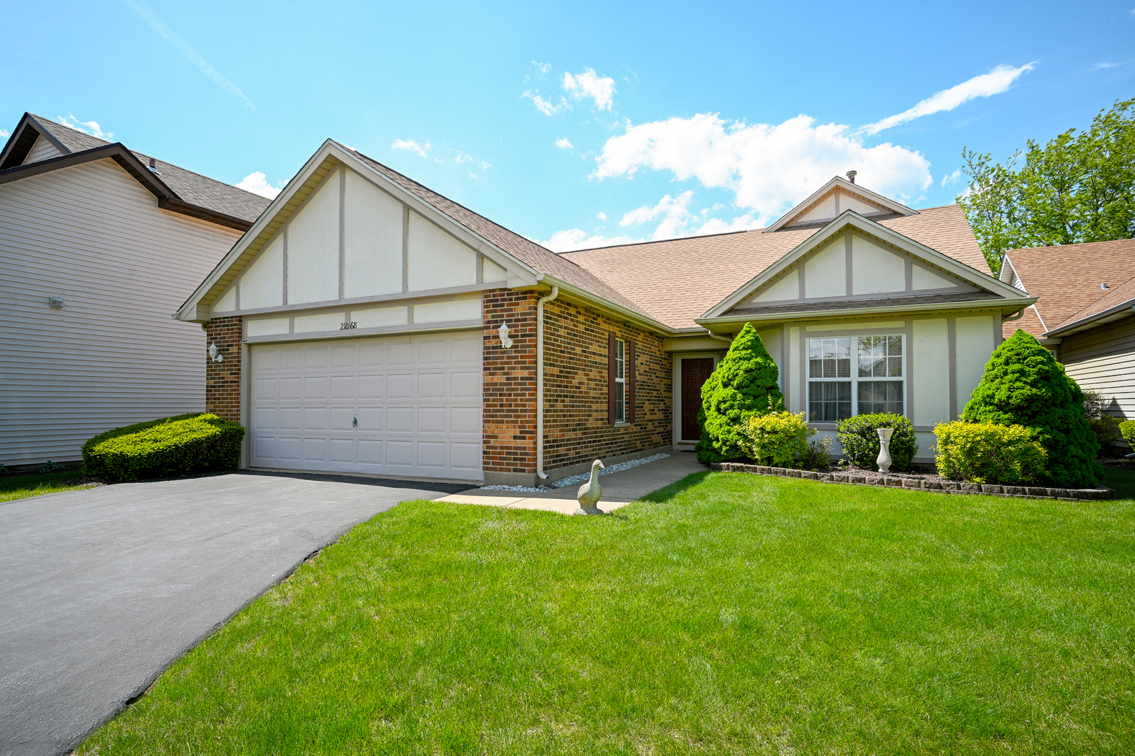 21068 W Hazelnut Lane