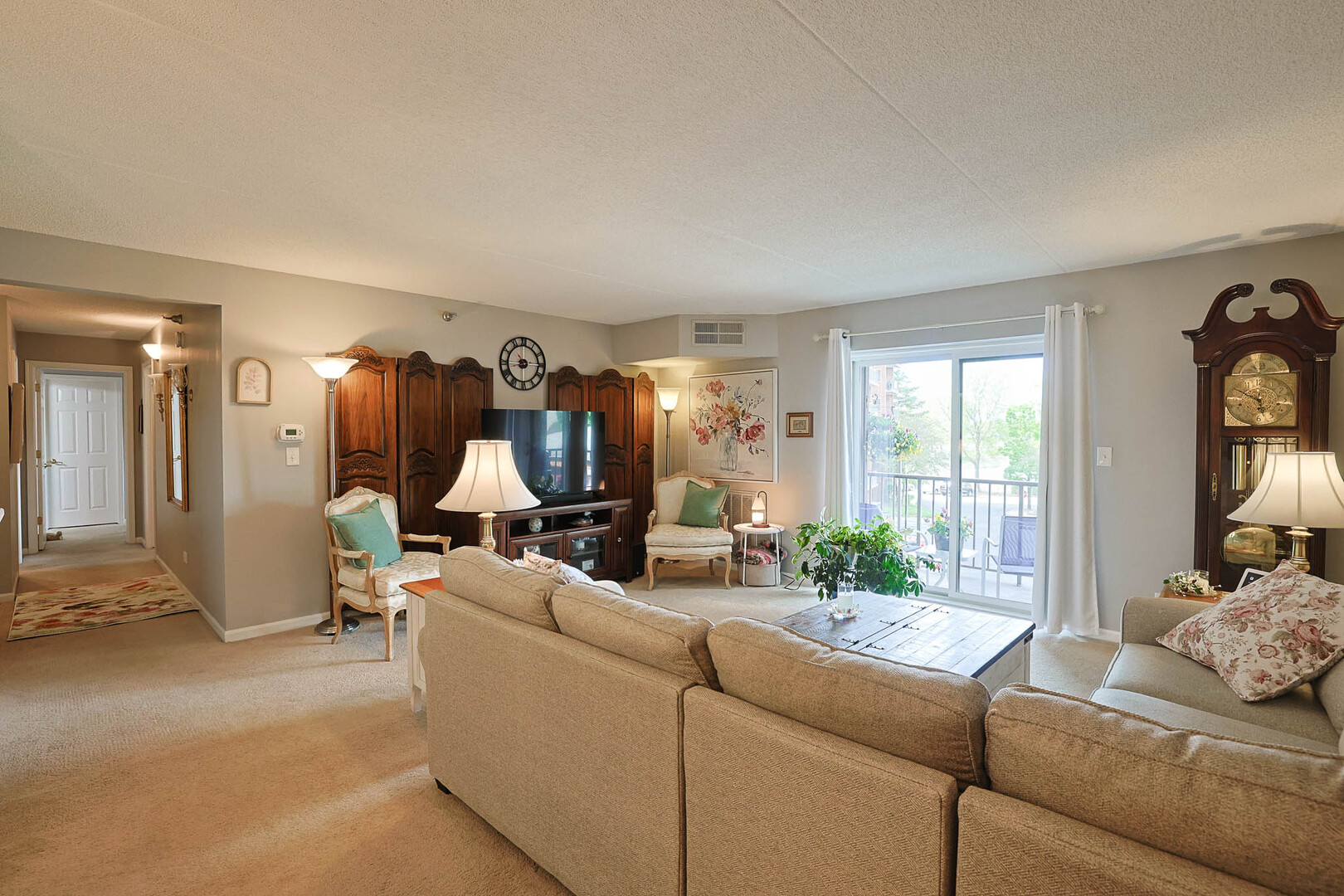 1 Bloomingdale Place Unit: 200