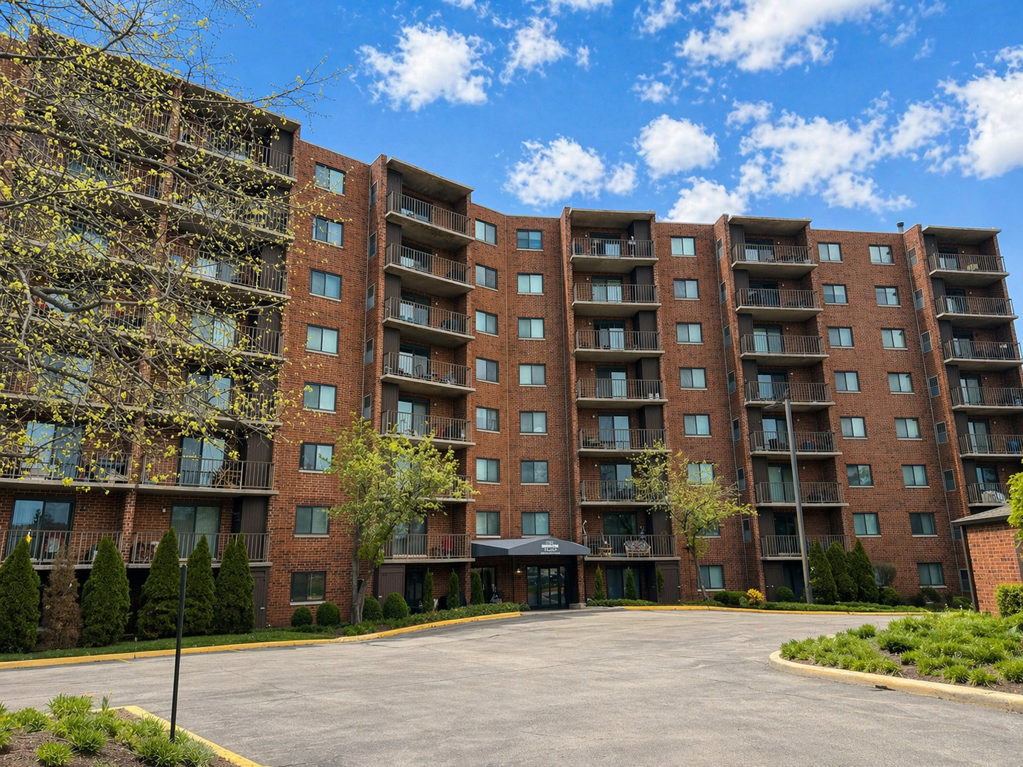 1 Bloomingdale Place Unit: 200