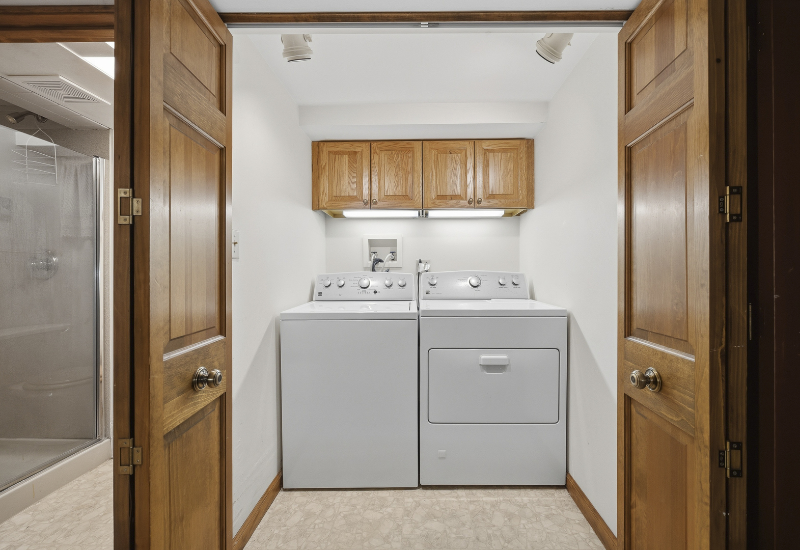27W231 Bolles Avenue