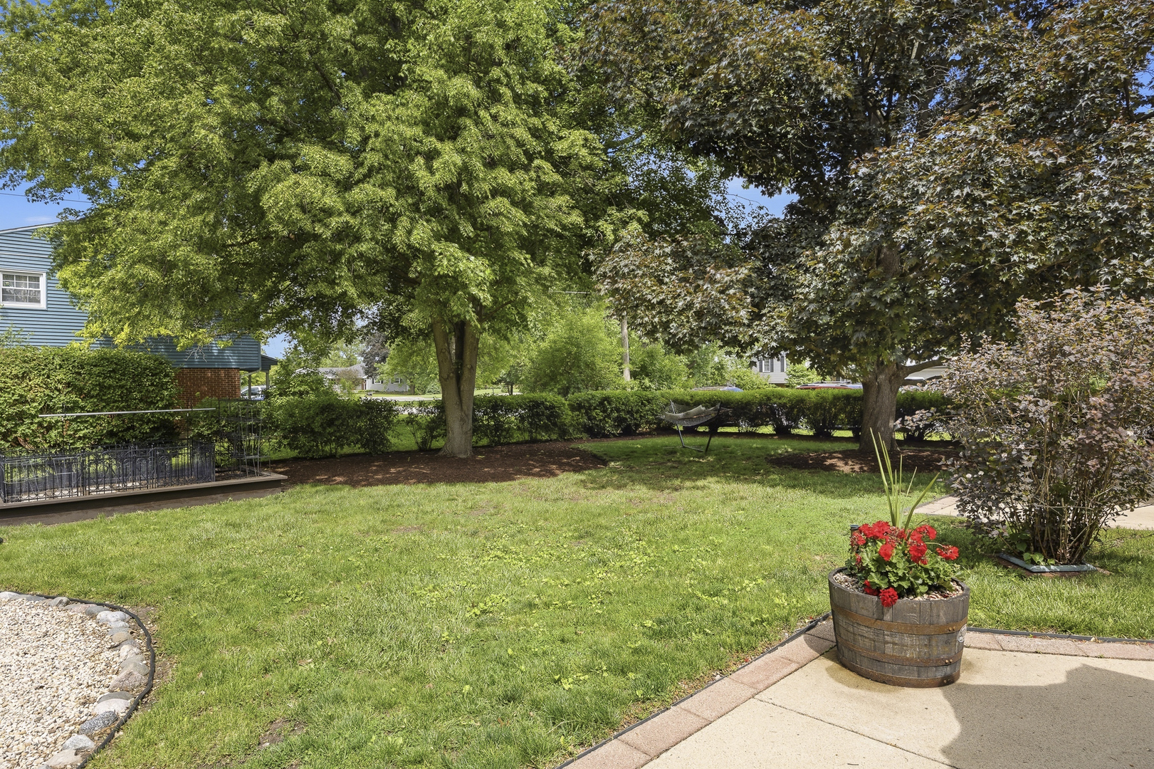 27W231 Bolles Avenue