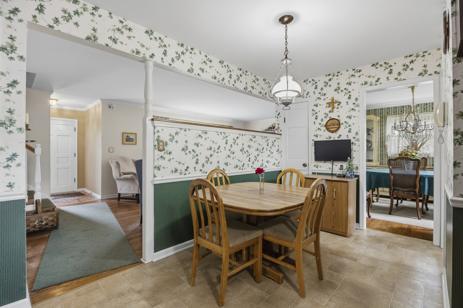 27W231 Bolles Avenue