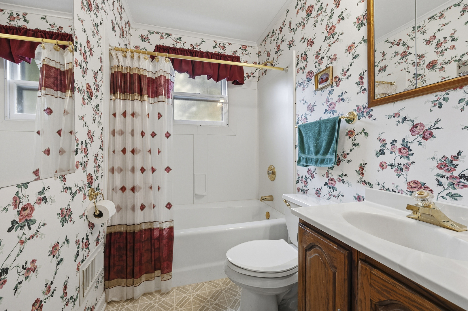 27W231 Bolles Avenue