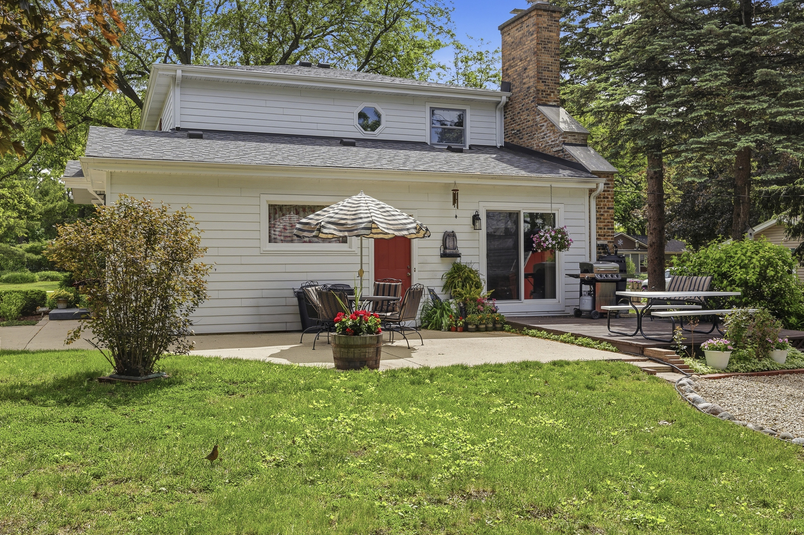 27W231 Bolles Avenue