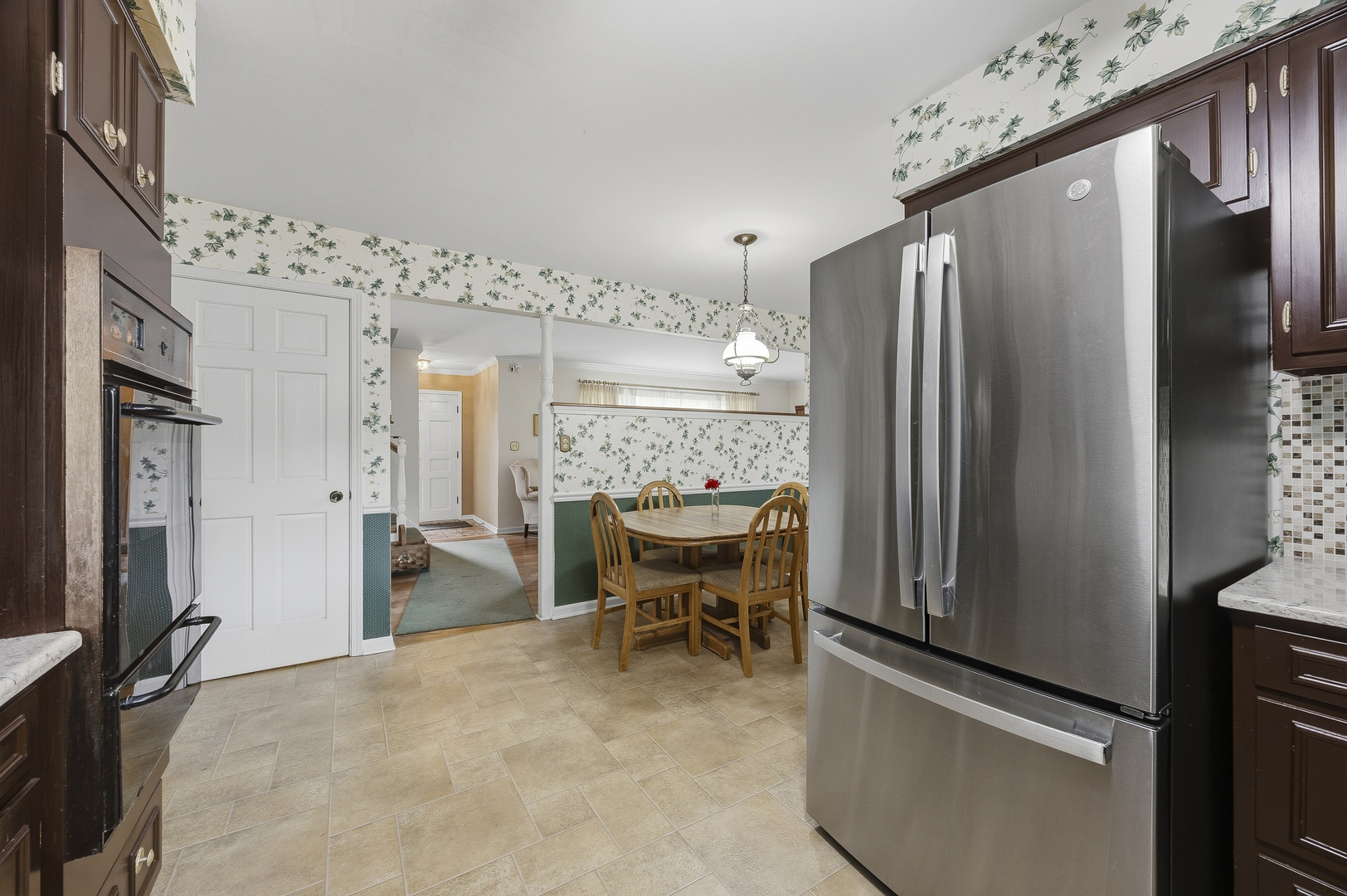 27W231 Bolles Avenue