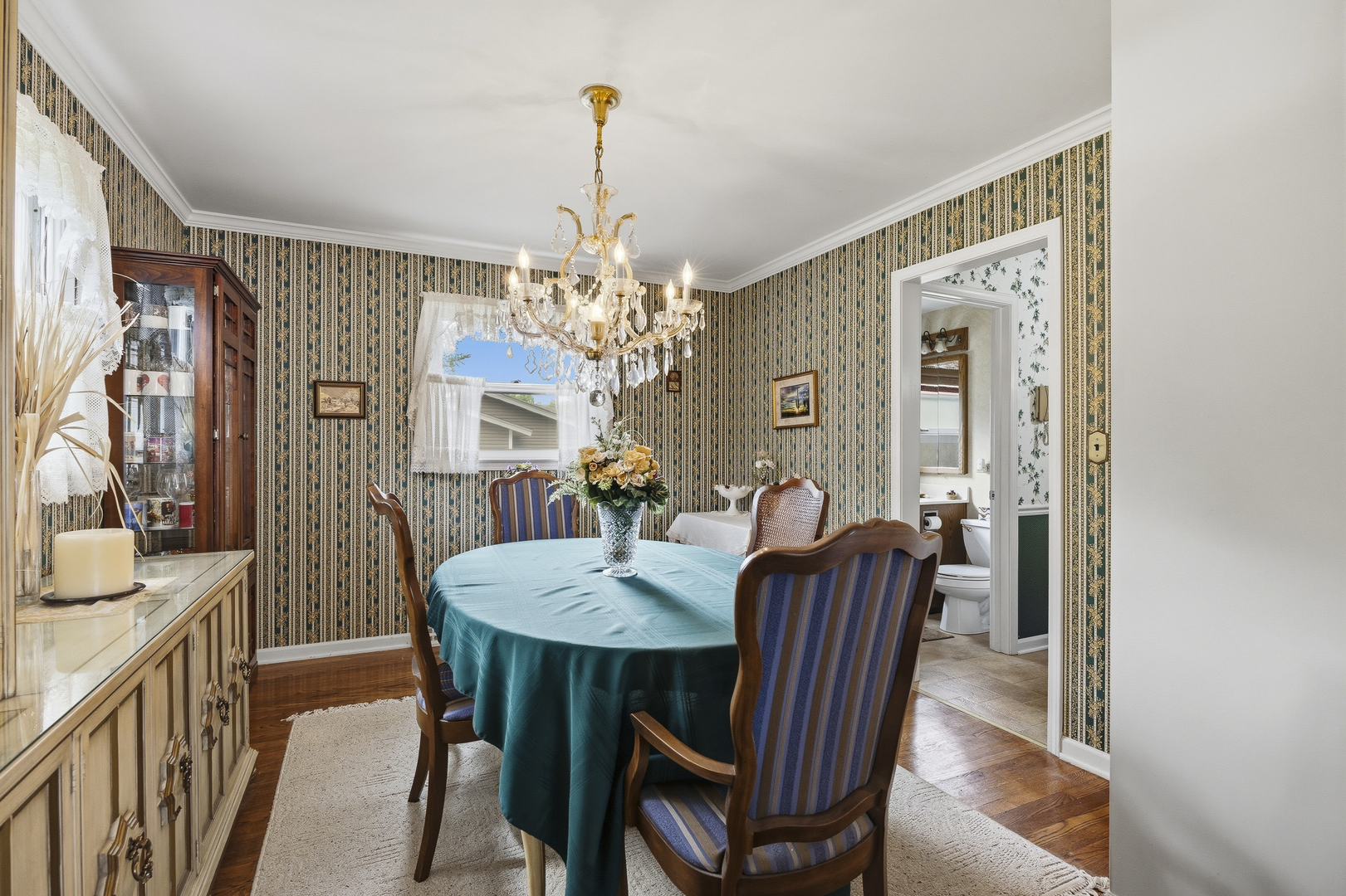 27W231 Bolles Avenue
