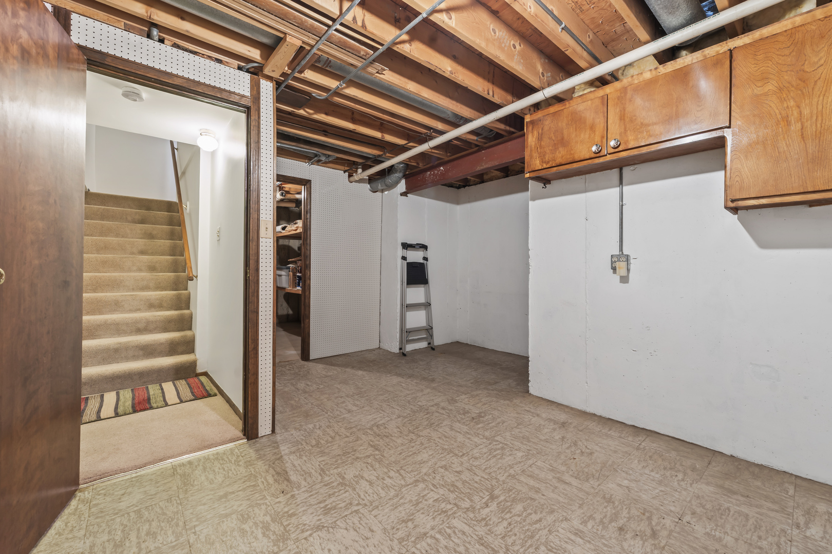 1253 Reading Court