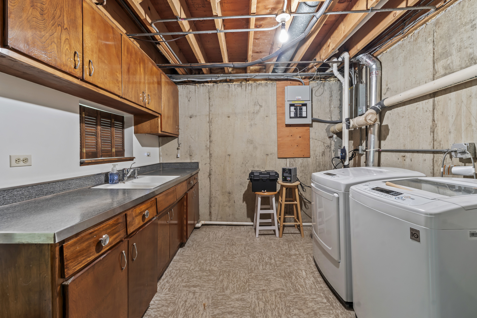 1253 Reading Court