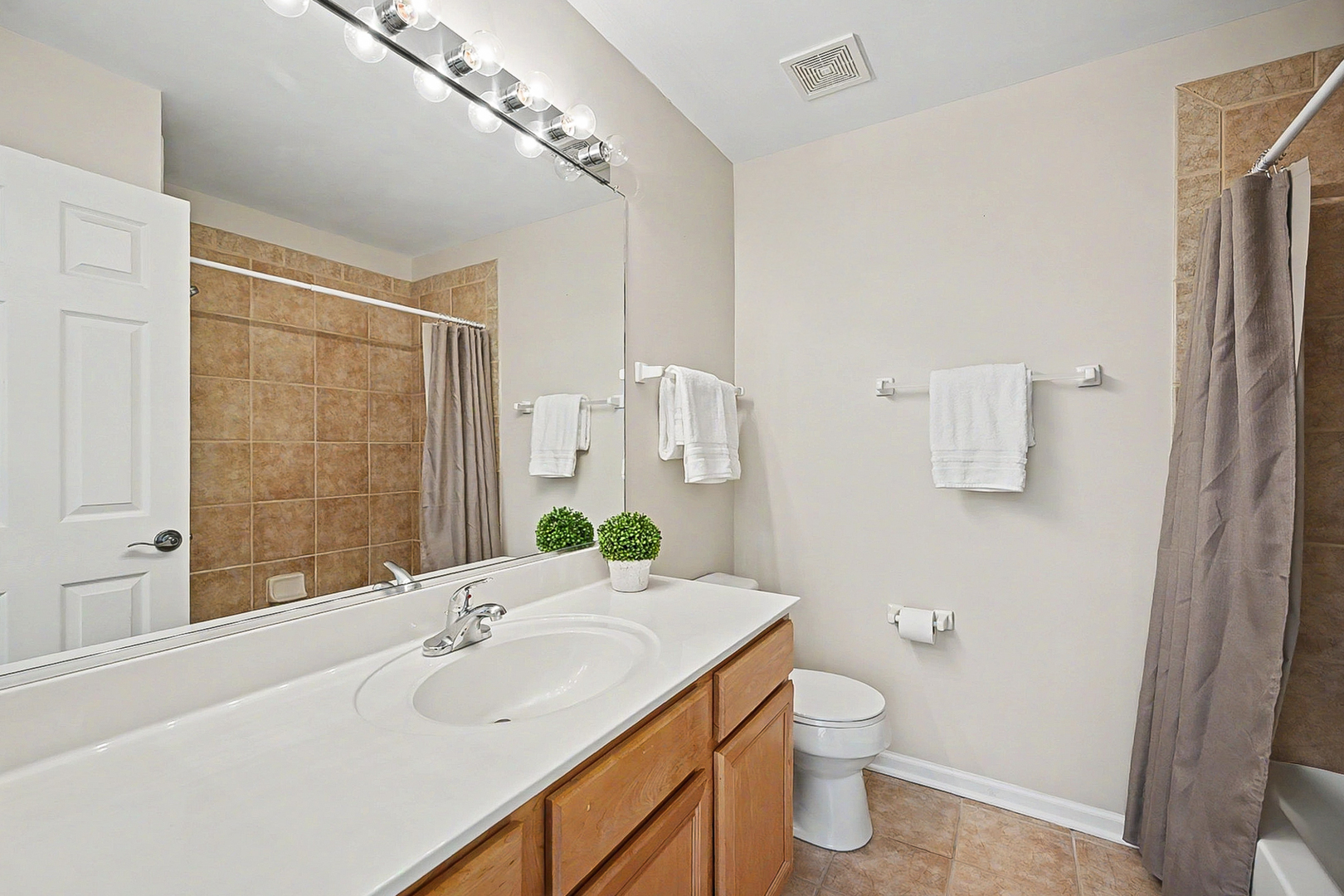 1452 QUINCY BRIDGE Court Unit: 1452