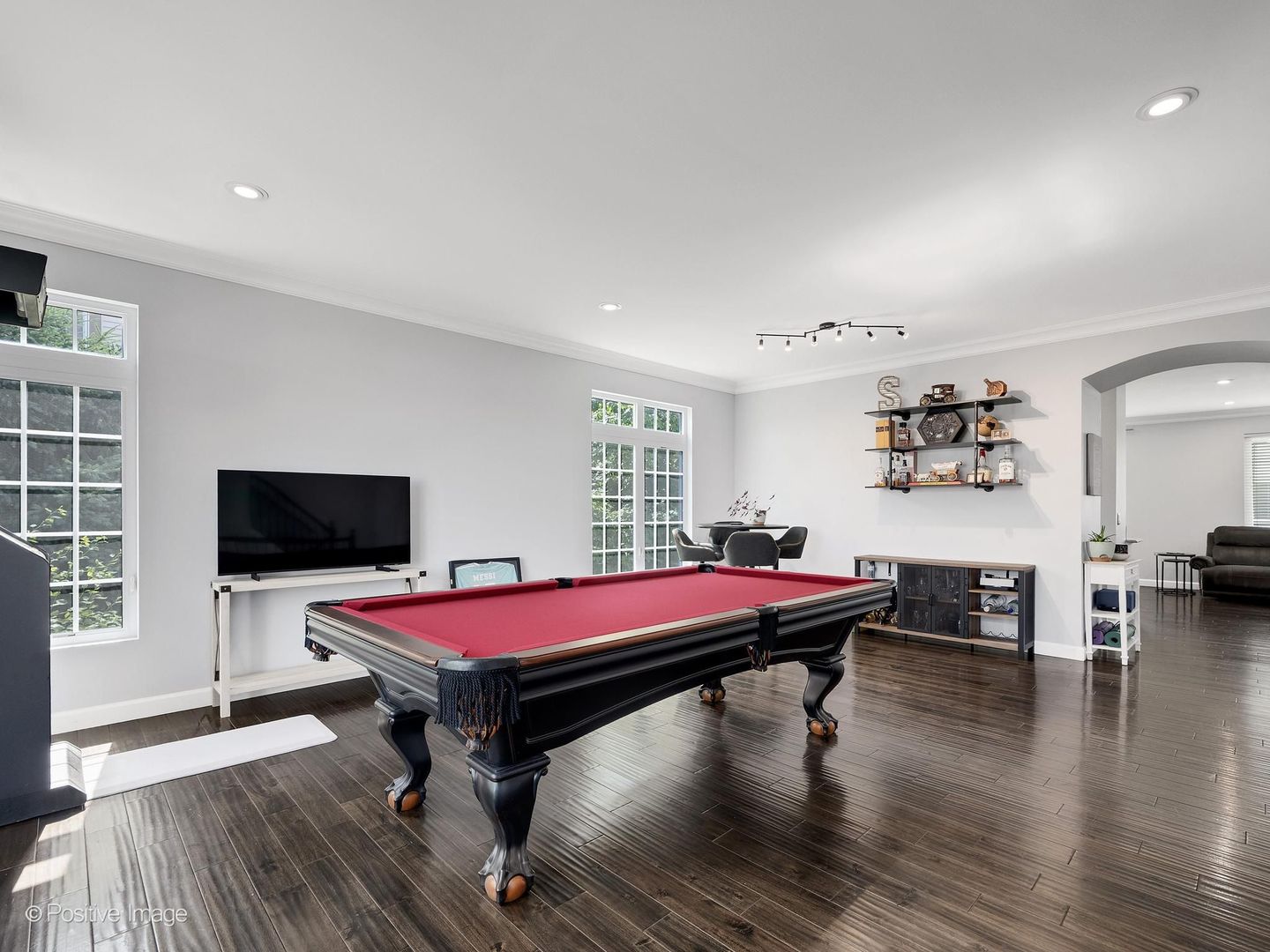 332 Castle Circle